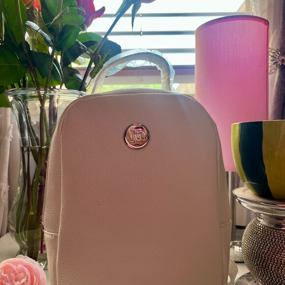 NWT Jessica Moore White Vegan Leather Mini Backpack - Picture 1 of 7